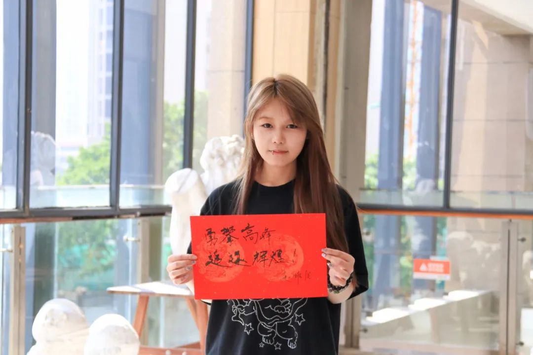 逐夢(mèng)高考向未來(lái)丨巨明畫(huà)室祝所有高三學(xué)子高考順利、金榜題名！