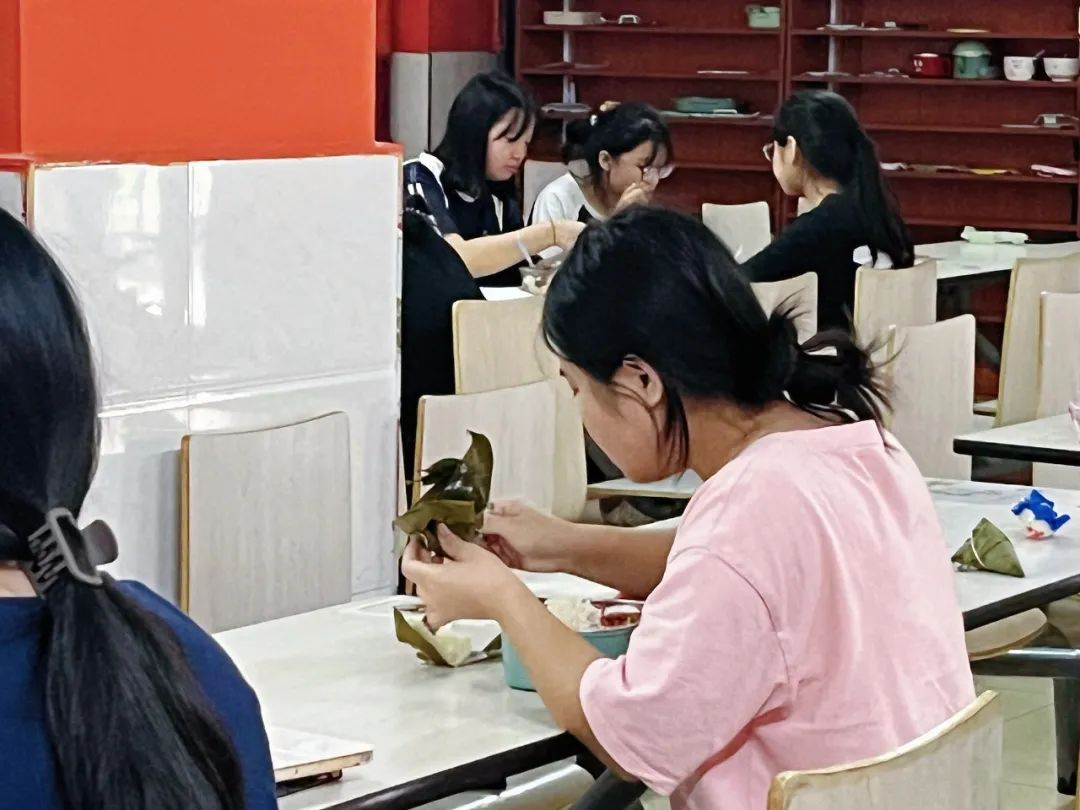 粽香四溢丨端午加餐美味相伴樂無邊 粽香四溢丨端午加餐美味相伴樂無邊