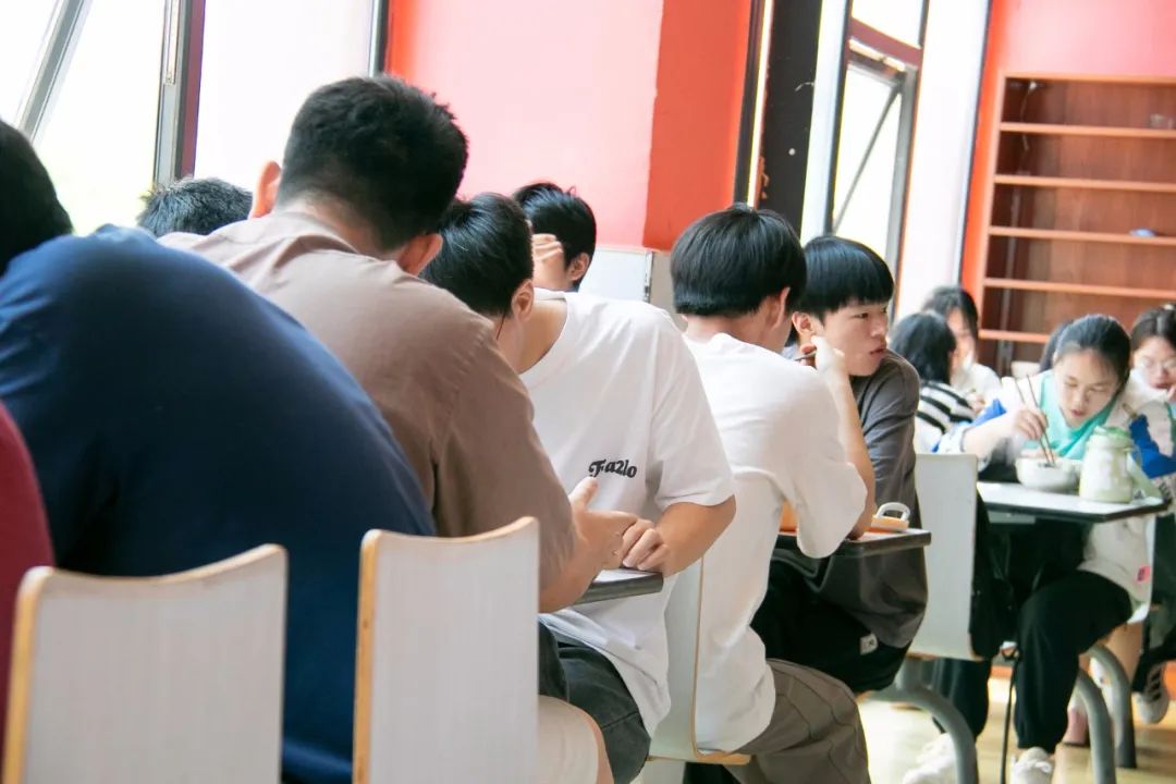 粽香四溢丨端午加餐美味相伴樂無邊 粽香四溢丨端午加餐美味相伴樂無邊