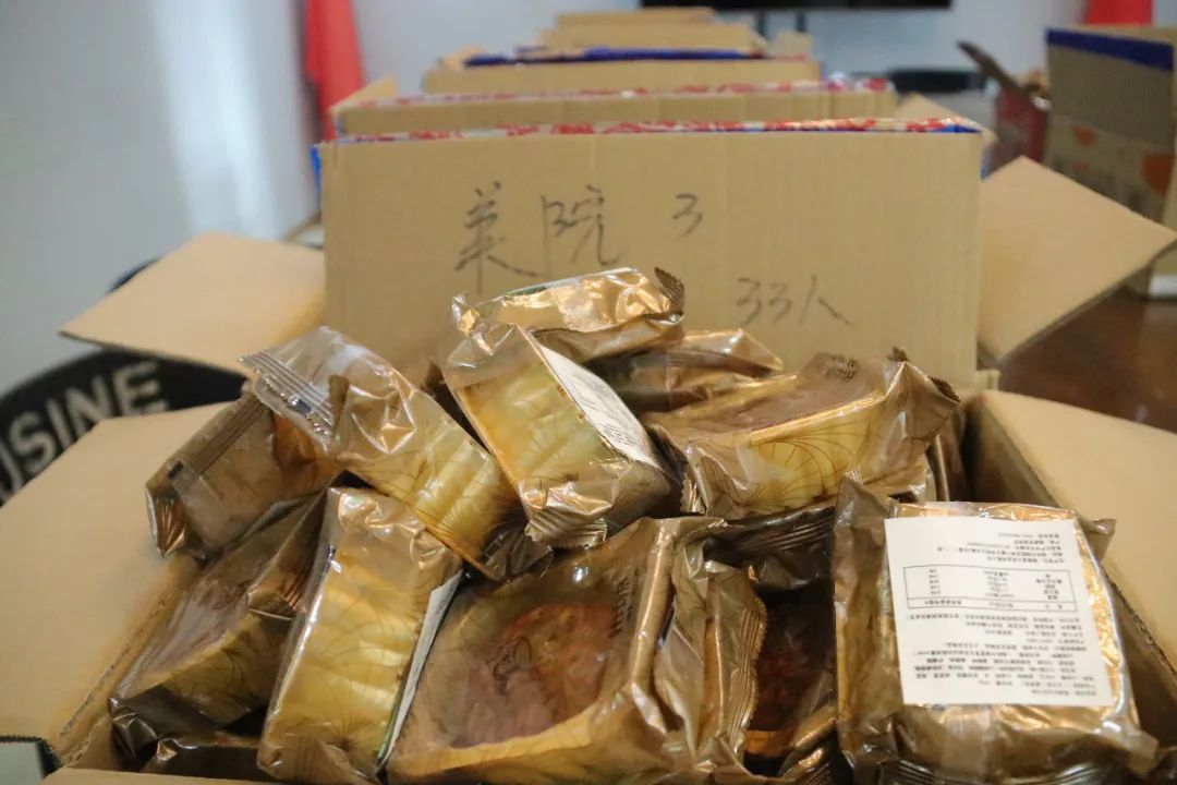 月滿中秋，情滿巨明丨重慶巨明畫室?guī)熒捕戎星锛压?jié)
