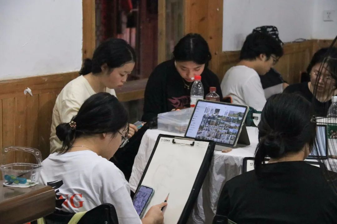 上里古鎮(zhèn)寫生回顧丨重慶巨明畫室2025屆秋季寫生 上里古鎮(zhèn)寫生回顧丨重慶巨明畫室2025屆秋季寫生