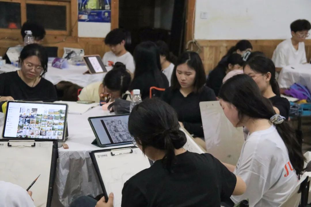 上里古鎮(zhèn)寫生回顧丨重慶巨明畫室2025屆秋季寫生 上里古鎮(zhèn)寫生回顧丨重慶巨明畫室2025屆秋季寫生