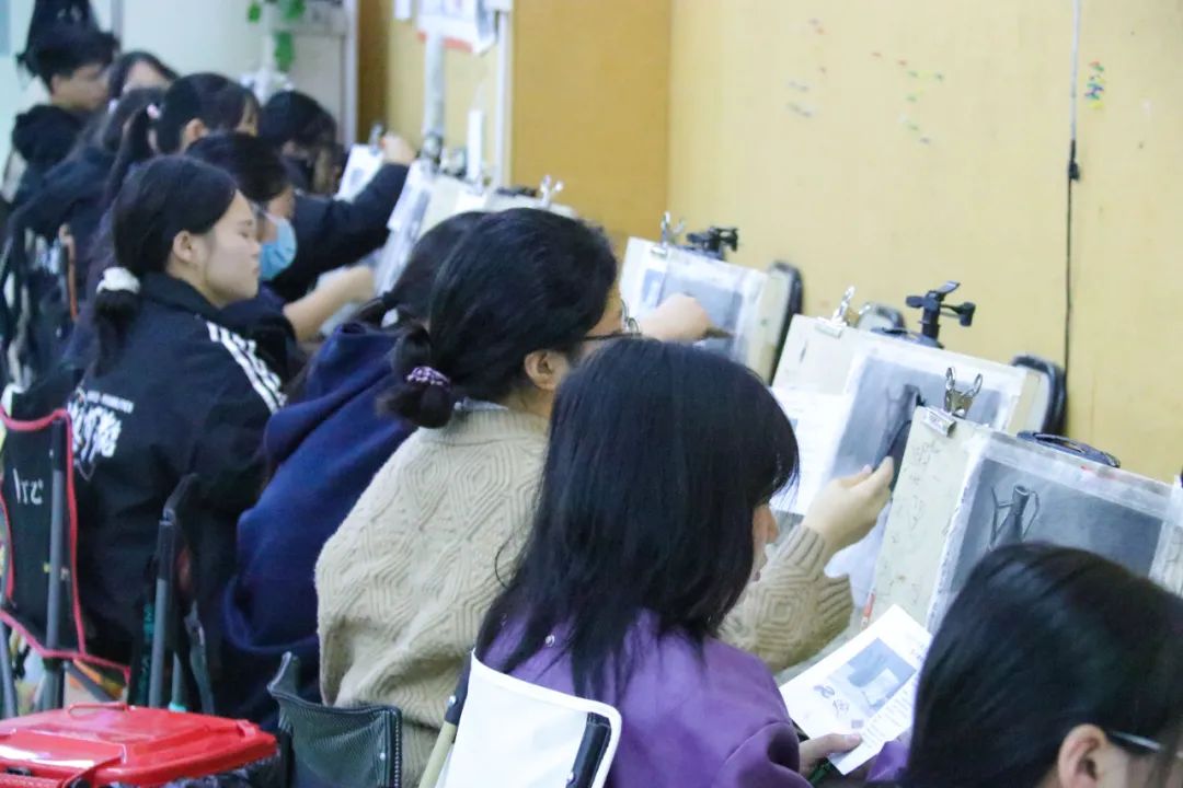 距離統(tǒng)考僅剩19天！丨重慶巨明畫室2025屆11月水平測試